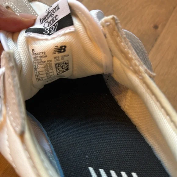 New Balance 327 Sea Salt/ Black - Picture 2 of 14